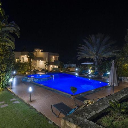 Villa Elina Luxury Residence 斯塔罗斯 外观 照片